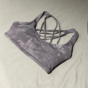 Lululemon free to be (wild) sports bra